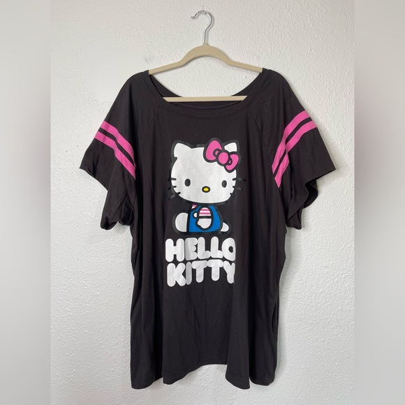 TORRID Hello Kitty Classic Fit Cotton Boatneck Varsity Tee Size 5X - Picture 1 of 4